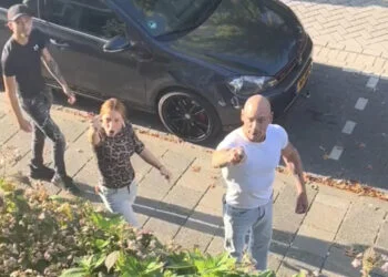 VIDEO: Burenruzie loopt uit de hand in Roosendaal: ”Kom nu naar buiten!”