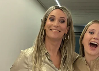 FOTO: Helene Hendriks, Noa Vahle en Merel Ek schitteren samen richting nieuw seizoen van De Oranjezondag