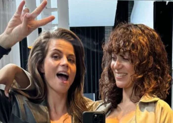 FOTO: Elise Schaap schittert in elegante lingerie tijdens exclusieve Elle Magazine shoot