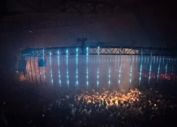 Dit bizarre bedrag ben je kwijt voor een kluisje bij ADE-feestje van Into The Woods