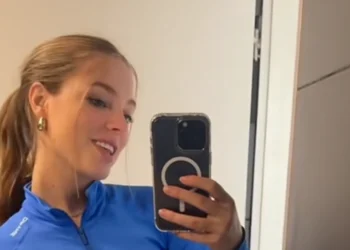 VIDEO: Tesse Siena laat internet ontploffen met gewaagde gymset