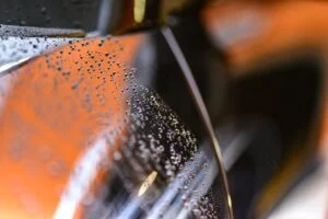 Lak als een spiegel: zo polijst je je auto zonder stress