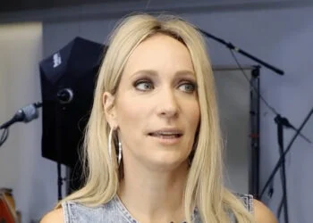 OEPS: Helene Hendriks geeft antwoord op vraag over ‘Alleen-vrienden’: ‘Dat zou ik dan wel zijn’