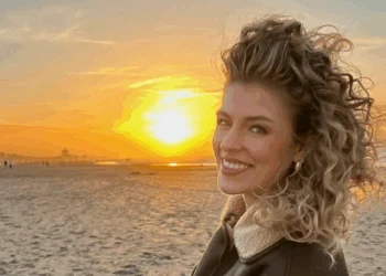 FOTO: Julia Boschman (K3) deelt leuke spiegelselfie uit de kleedkamer