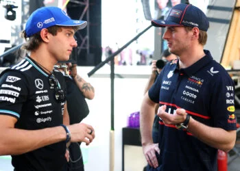 Bizar: Kimi Antonelli met dood bedreigd na laatste-ronde actie met Norris!