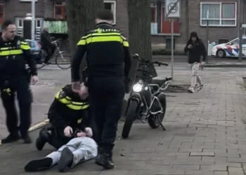 VIDEO: Harde politie-ingreep tegen fatbiker in Den Haag leidt tot felle discussie