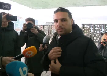 VIDEO: Ali B zwaar geëmotioneerd in slotwoord tot de rechters: ‘Ik vraag u mij vrij te spreken’
