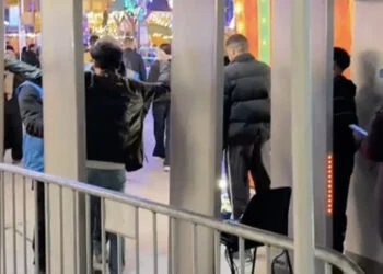 Kermis Den Haag voert metaaldetectors in: jongeren moeten eerst door controle