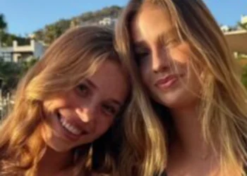 FOTO: Rhode Kok en Roxy Dekker delen foto bij zwembad voor bezoek aan Coachella