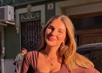 OEF: Influencer Senna Bellod pakt ijsbad en neemt volgers mee