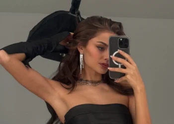 FOTO’S: Stefania breekt internet met deze pikante fotoshoot beelden