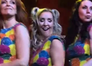 VIDEO: De originele k3 gaat viral met pikante moves en uitverkochte shows