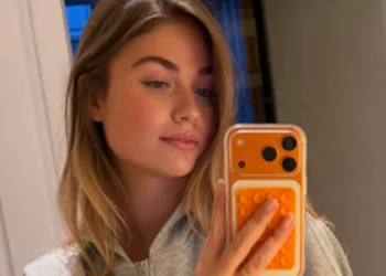 FOTO’S: Deze vakantiefoto van Roxy Dekker zorgt voor wilde speculatie over nieuwe muziek