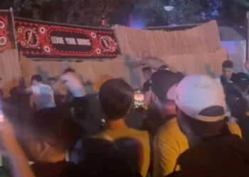 VIDEO: Tuig sloopt festivalterrein van Defqon.1 na annulering programma