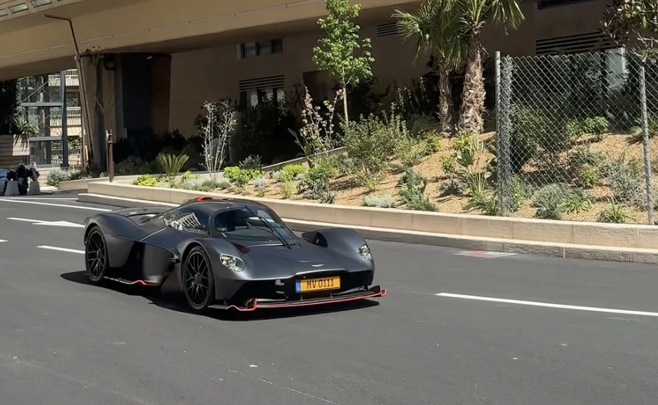 Aston Martin Valkyrie Max Verstappen 