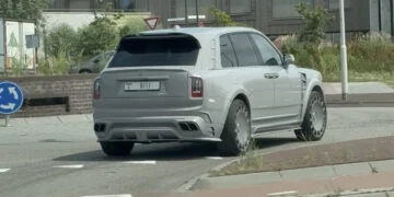 Commotie om peperdure auto’s uit Dubai die ineens opduiken in Nederland