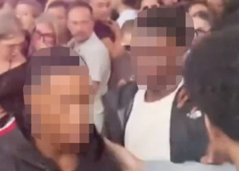Heftige beelden: drie mannen slaan jongeman volledig in elkaar tijdens Vierdaagsefeesten