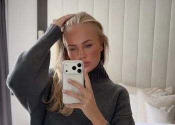 VIDEO: Vriendin van Ajax-speler neemt ons mee naar de Arena: nu willen we vaker mee