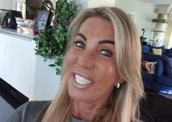 B&B Vol Liefde-Caroline (67) geeft deelnemer een nieuwe kans: ‘Hij komt volgende week logeren’