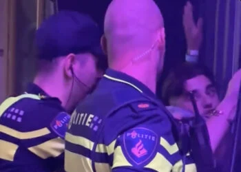 VIDEO: Politie grijpt hard in na ruzie op Stratumseind in Eindhoven