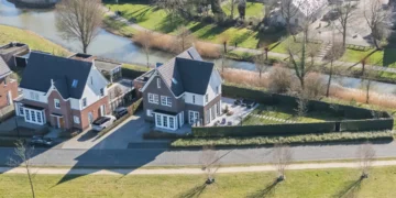 Nieuw Huis Rafael van der Vaart