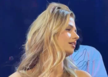 Beelden van Roxy Dekker in glitterjurkje gaan compleet viral op TikTok