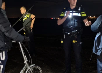 VIDEO: Nachtvissers woest na controle door politie: ‘Dit gaat veel te ver’