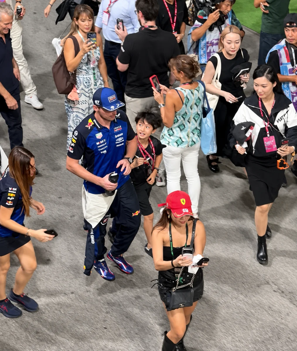 Max Verstappen paddock1